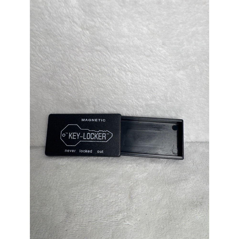 Vintage Key-Locker Magnetic Hide-a-Key Case Unisex OS Black Excellent